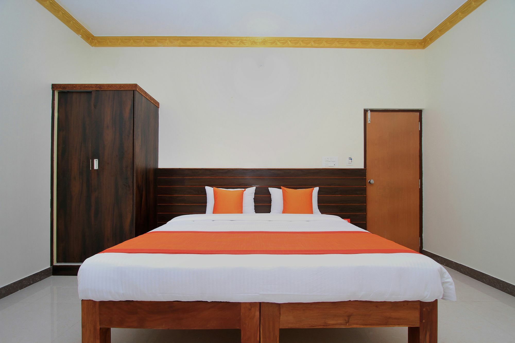 Lee Comfort Kushālnagar Exterior foto